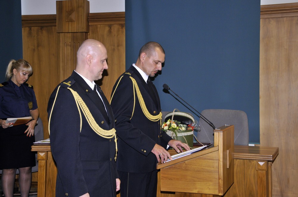 W miniony piątek Straż Miejska Rudy Śląskiej obchodziła swoje święto. Z tej okazji wielu strażników pojawiło się w Sali obrad, gdzie nastąpiło między innymi uroczyste mianowanie na wyższe stopnie, a osoby wyróżniające się w swojej służbie otrzymały nagrody i wyróżnienia.