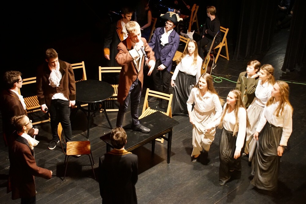 Dzisiaj w Miejskim Centrum Kultury odbyło się XXXIV Święto Teatru. Morcinkowe Święto Teatru to wieloletnia tradycja ZSO nr 2. Hasło tegorocznej edycji brzmiało "Świat się śmieje".