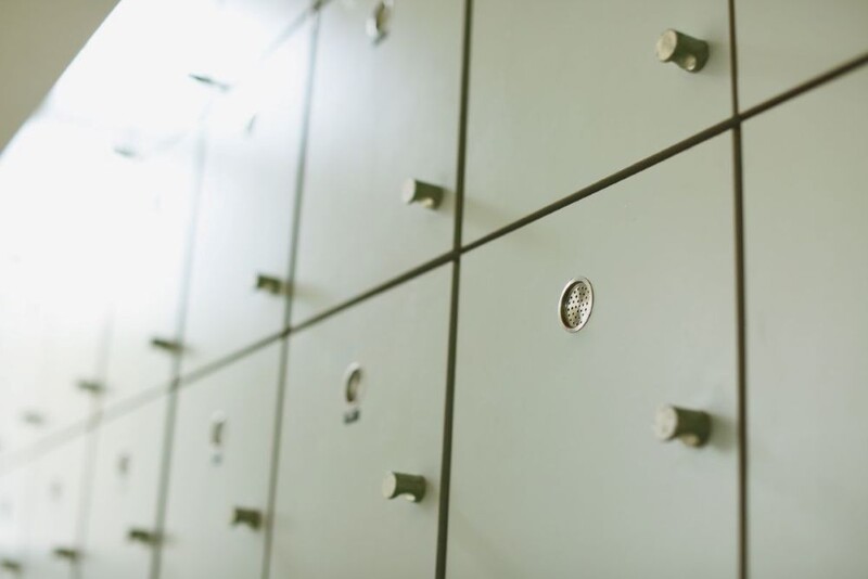 Szafka BHP - niezbędny element wyposażenia każdej szatni pracowniczej