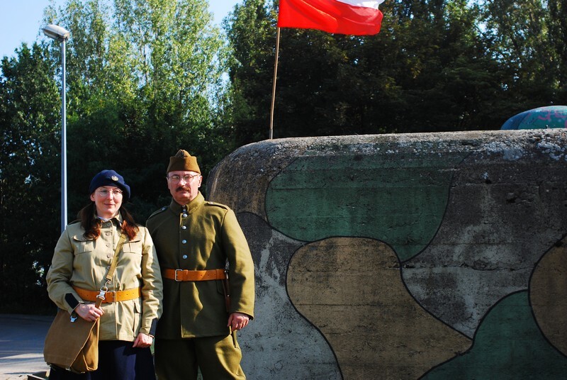 W sobotnie popołudnie, 31 sierpnia, przy schronie bojowym nr 33 w Rudzie Śląskiej Muzeum Miejskie im. Maksymiliana Chroboka przy współpracy ze Stowarzyszeniem Pro Fortalicium zorganizowało imprezę „Szańce Pamięci 1939-1945”. W ten sposób upamiętniono 80. rocznicę wybuchu II wojny światowej. W programie wydarzenia było m.in. zwiedzanie schronu bojowego, koncert, wystawa, a także nabożeństwo ekumeniczne.