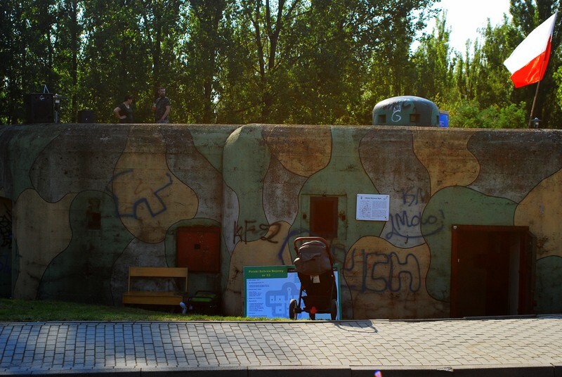 W sobotnie popołudnie, 31 sierpnia, przy schronie bojowym nr 33 w Rudzie Śląskiej Muzeum Miejskie im. Maksymiliana Chroboka przy współpracy ze Stowarzyszeniem Pro Fortalicium zorganizowało imprezę „Szańce Pamięci 1939-1945”. W ten sposób upamiętniono 80. rocznicę wybuchu II wojny światowej. W programie wydarzenia było m.in. zwiedzanie schronu bojowego, koncert, wystawa, a także nabożeństwo ekumeniczne.