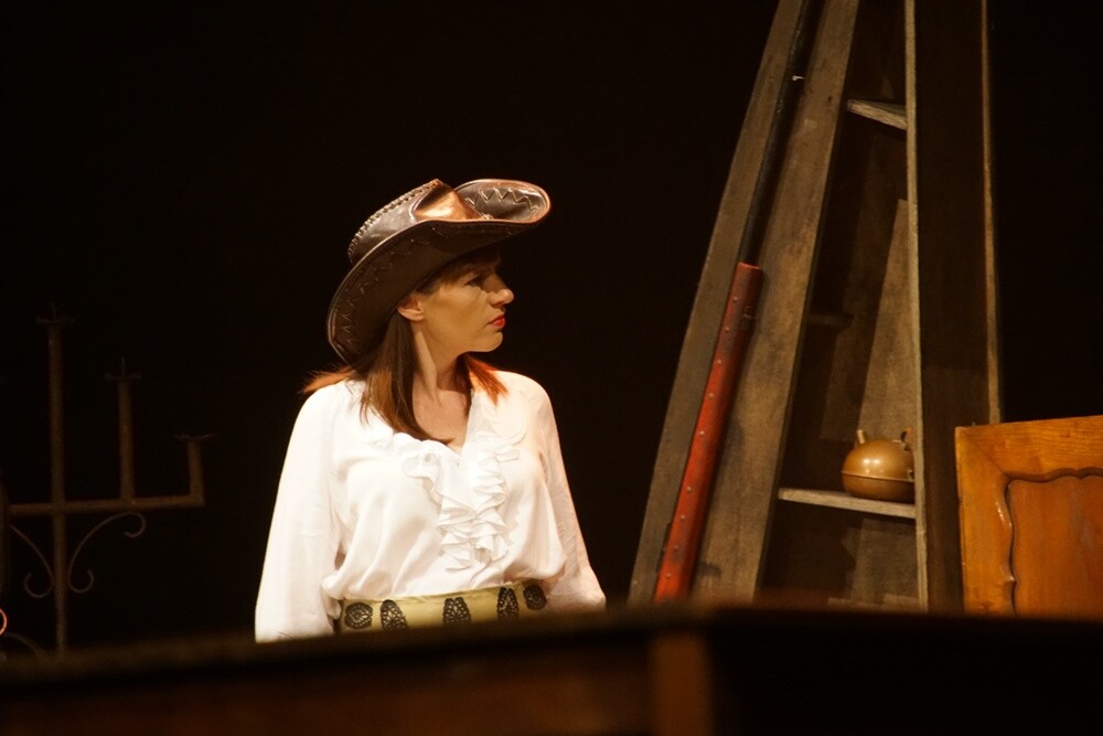 W ubiegły weekend w Miejskim Centrum Kultury im. Henryka Bisty 30 sierpnia odbyła się premiera sztuki pt. "Szeryf z Fryn City" wg scenariusza i w reżyserii Zbigniewa Stryja.