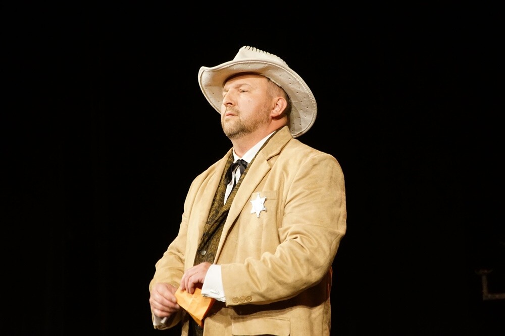 W ubiegły weekend w Miejskim Centrum Kultury im. Henryka Bisty 30 sierpnia odbyła się premiera sztuki pt. "Szeryf z Fryn City" wg scenariusza i w reżyserii Zbigniewa Stryja.