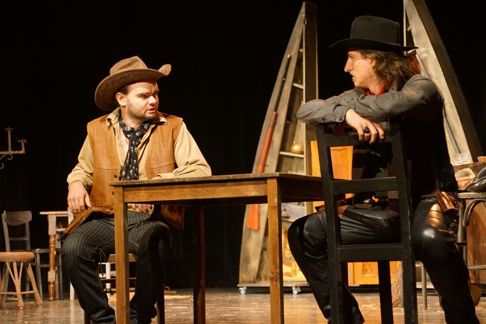 W ubiegły weekend w Miejskim Centrum Kultury im. Henryka Bisty 30 sierpnia odbyła się premiera sztuki pt. "Szeryf z Fryn City" wg scenariusza i w reżyserii Zbigniewa Stryja.