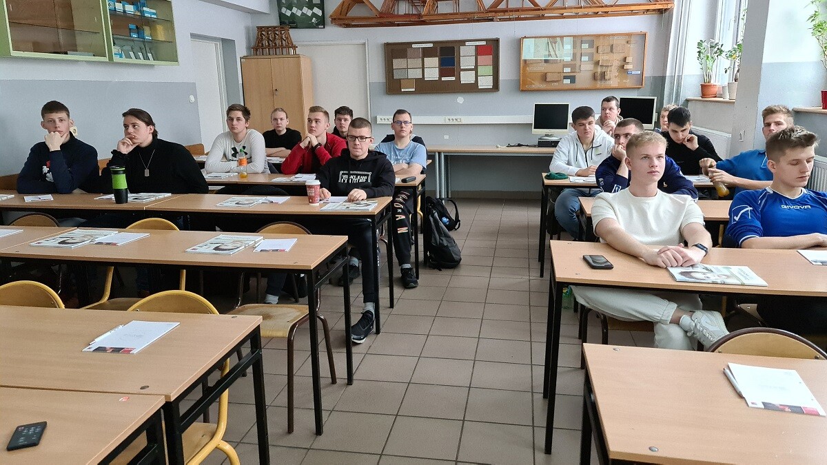 Uczniowie Zespołu Szkół nr 6 wzięli udział w szkoleniu z okazji 60-lecia placówki