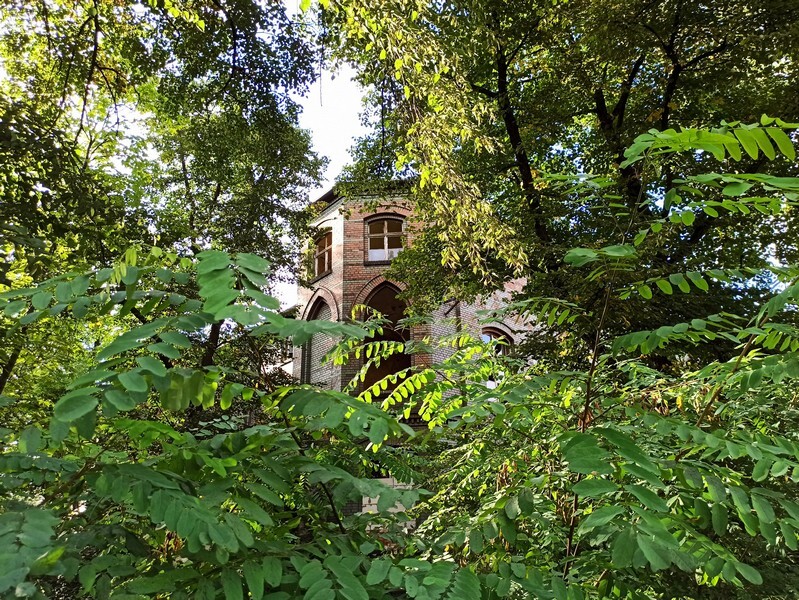 Szpital w Wirku: Dawniej rudzka lecznica, dziś ruina. Budynek szpitala w Rudzie Śląskiej- Wirku usytuowany przy ulicy 1 Maja 279 od lat jest nieużywany i niszczeje. Zobaczcie zdjęcia!