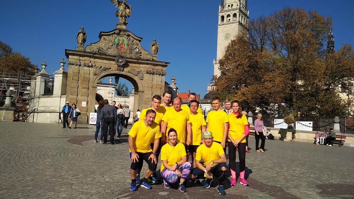 13 października wczesnym rankiem, o godzinie 5.00 spod kościoła p.w. Ducha Świętego ruszyła Sztafeta Biegowa na Jasną Górę. Celem było uczczenie 80 rocznicy poświęcenia kościoła w Czarnym Lesie. Współorganizatorami sztafety byli Krzysztof Koźlicki i ks. Tomasz Sakwerda.