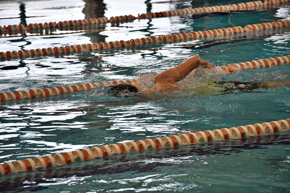 Sztafeta pływacka WOŚP. / fot. Jacek Knapik