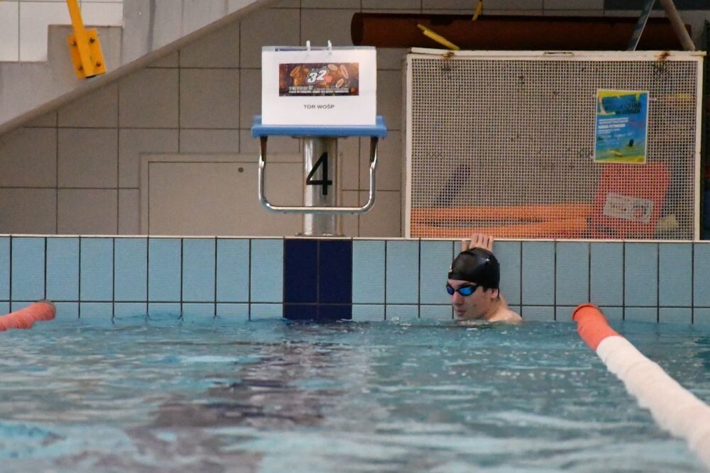 Sztafeta pływacka WOŚP. / fot. Jacek Knapik