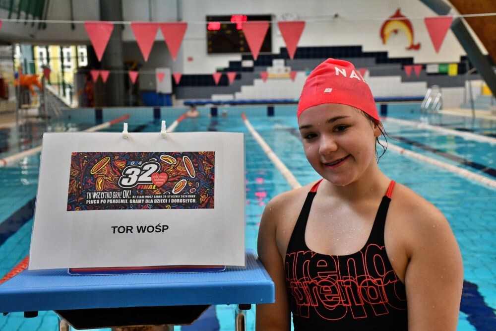 Sztafeta pływacka WOŚP. / fot. Jacek Knapik