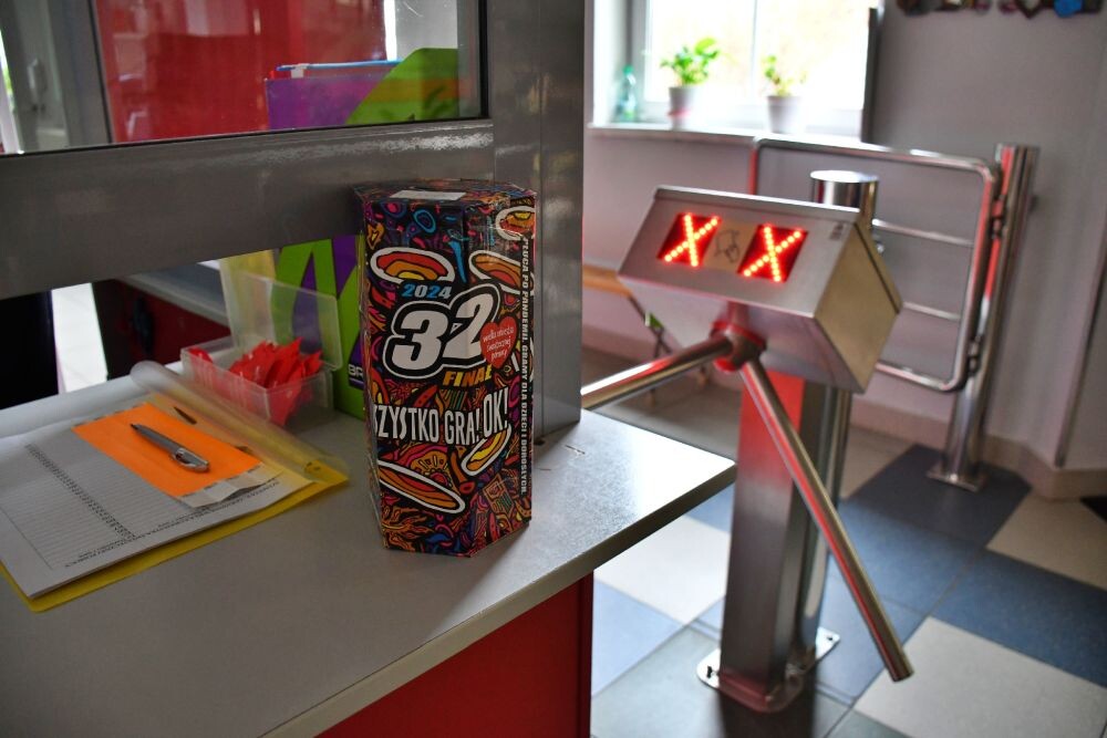 Sztafeta pływacka WOŚP. / fot. Jacek Knapik