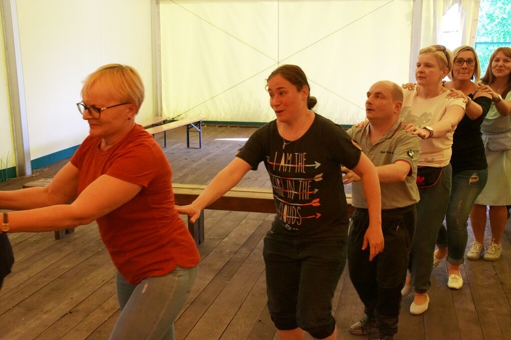 Taniec, muzyka i mnóstwo dobrej zabawy! Tak było na "Pikniku Integracyjnym” Rudzkiego Zakładu Aktywności Zawodowej, który odbył się na stadionie "Grunwald” w Halembie. Impreza zorganizowana została w ramach Tygodnia Godności Osób Niepełnosprawnych.