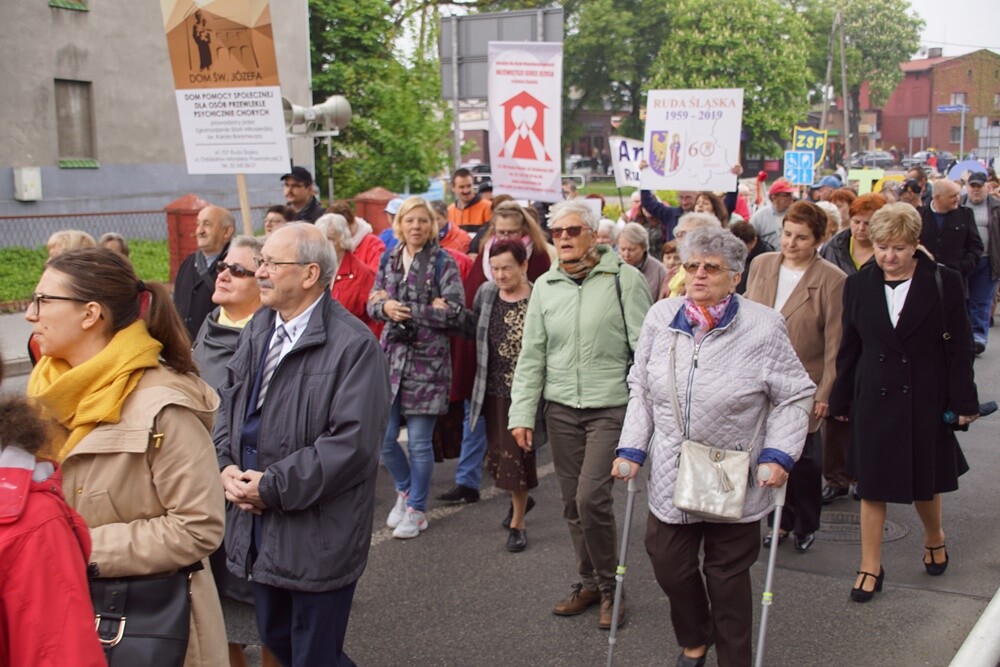 Dzisiaj klucze do Rudy Śląskiej znalazły się w posiadaniu osób niepełnosprawnych. Już po raz szesnasty w naszym mieście uroczyście zainaugurowano w ten sposób Tydzień Godności Osób Niepełnosprawnych.