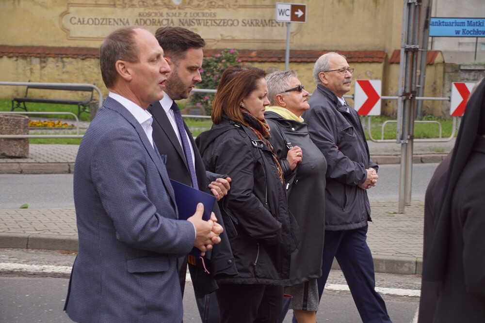 Dzisiaj klucze do Rudy Śląskiej znalazły się w posiadaniu osób niepełnosprawnych. Już po raz szesnasty w naszym mieście uroczyście zainaugurowano w ten sposób Tydzień Godności Osób Niepełnosprawnych.