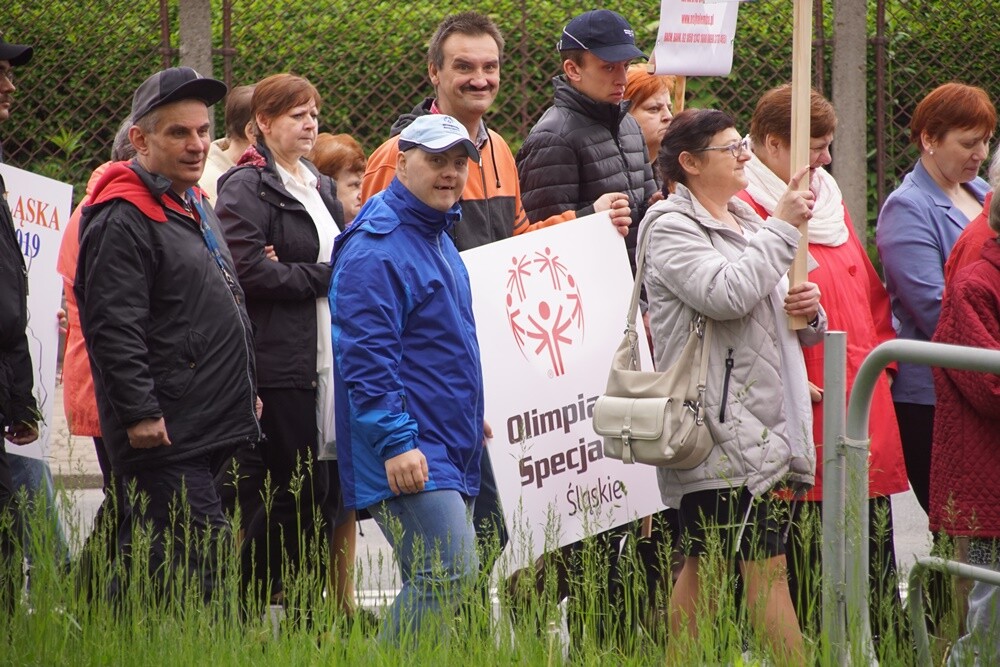 Dzisiaj klucze do Rudy Śląskiej znalazły się w posiadaniu osób niepełnosprawnych. Już po raz szesnasty w naszym mieście uroczyście zainaugurowano w ten sposób Tydzień Godności Osób Niepełnosprawnych.