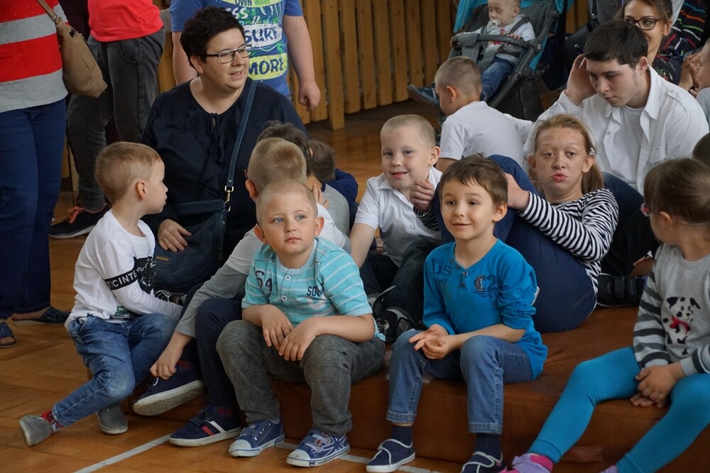 Tydzień Godności Osób Niepełnosprawnych trwa. Dzisiaj świętowała Szkoła Podstawowa nr 12 Specjalna im. św. Łukasza. Odbył się także Turniej Bowlingowy przygotowany Dom Pomocy Społecznej w Kochłowicach.