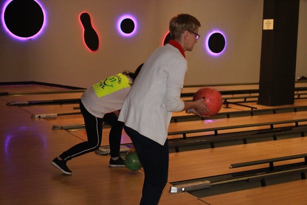 Tydzień Godności Osób Niepełnosprawnych trwa. Dzisiaj świętowała Szkoła Podstawowa nr 12 Specjalna im. św. Łukasza. Odbył się także Turniej Bowlingowy przygotowany Dom Pomocy Społecznej w Kochłowicach.