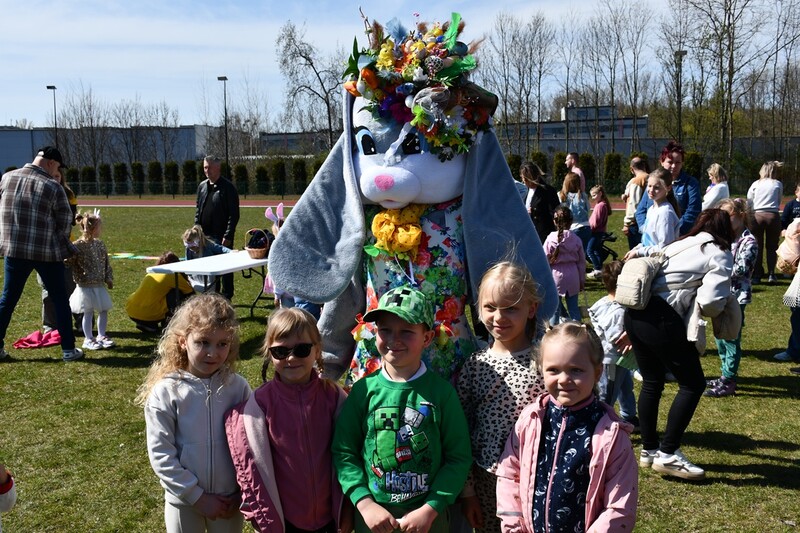 Tłumy dzieci na wielkanocnych poszukiwaniach jajek w Rudzie Śląskiej [ZDJĘCIA]