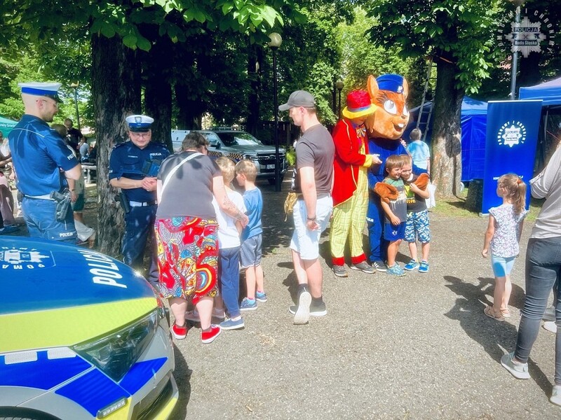 Tłumy na policyjnym stoisku w Rudzie Śląskiej podczas Dnia Dziecka [FOTO]