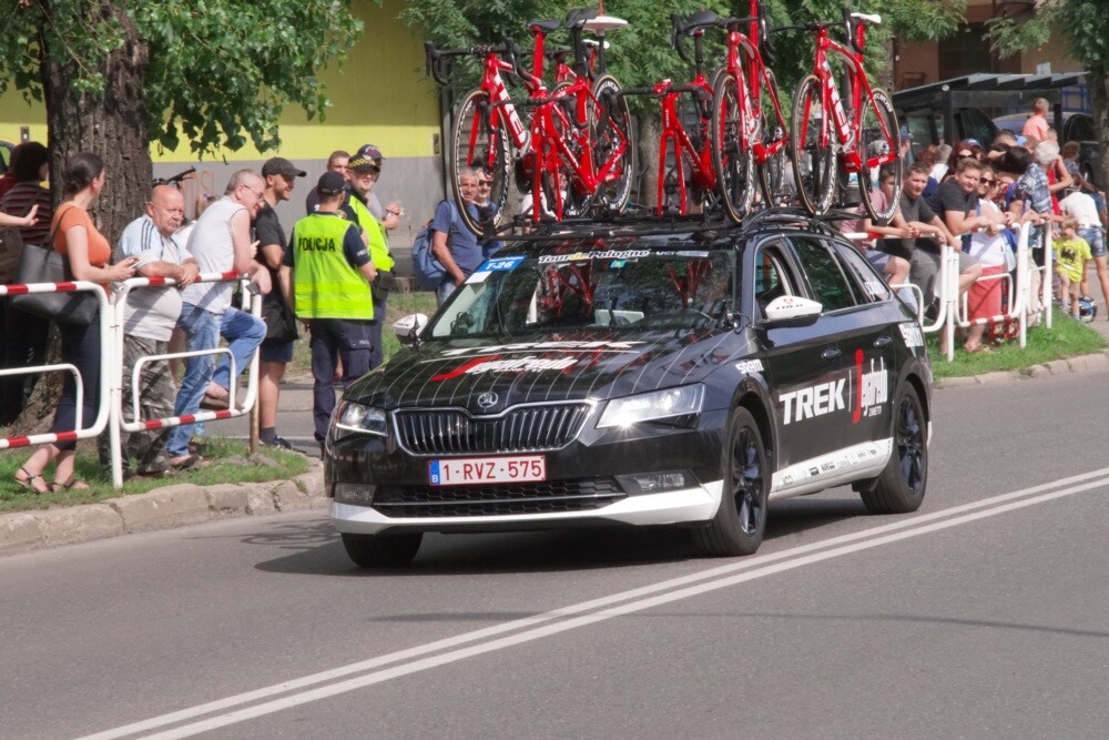 Dzisiaj przez Rudę Śląską przejechał jeden z największych światowych wyścigów kolarskich - Tour de Pologne. Nasze miasto znalazło się na trasie III etapu, wiodącego ze Stadionu Śląskiego do Zabrza. Mieszkańcy tłumnie kibicowali kolarzom. Niestety wyścig zakończył się tragicznie.