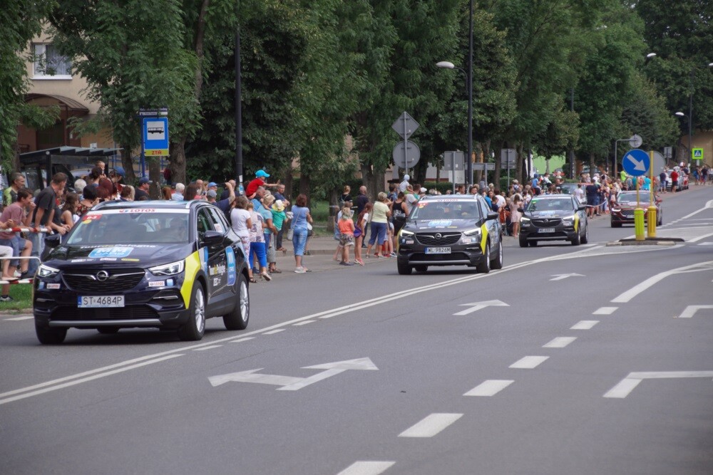 Dzisiaj przez Rudę Śląską przejechał jeden z największych światowych wyścigów kolarskich - Tour de Pologne. Nasze miasto znalazło się na trasie III etapu, wiodącego ze Stadionu Śląskiego do Zabrza. Mieszkańcy tłumnie kibicowali kolarzom. Niestety wyścig zakończył się tragicznie.