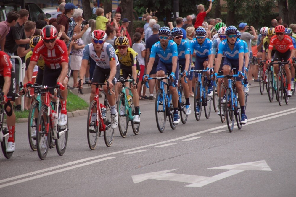 Dzisiaj przez Rudę Śląską przejechał jeden z największych światowych wyścigów kolarskich - Tour de Pologne. Nasze miasto znalazło się na trasie III etapu, wiodącego ze Stadionu Śląskiego do Zabrza. Mieszkańcy tłumnie kibicowali kolarzom. Niestety wyścig zakończył się tragicznie.