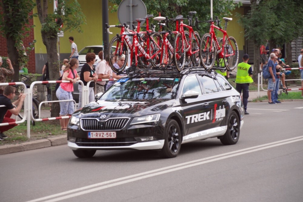 Dzisiaj przez Rudę Śląską przejechał jeden z największych światowych wyścigów kolarskich - Tour de Pologne. Nasze miasto znalazło się na trasie III etapu, wiodącego ze Stadionu Śląskiego do Zabrza. Mieszkańcy tłumnie kibicowali kolarzom. Niestety wyścig zakończył się tragicznie.