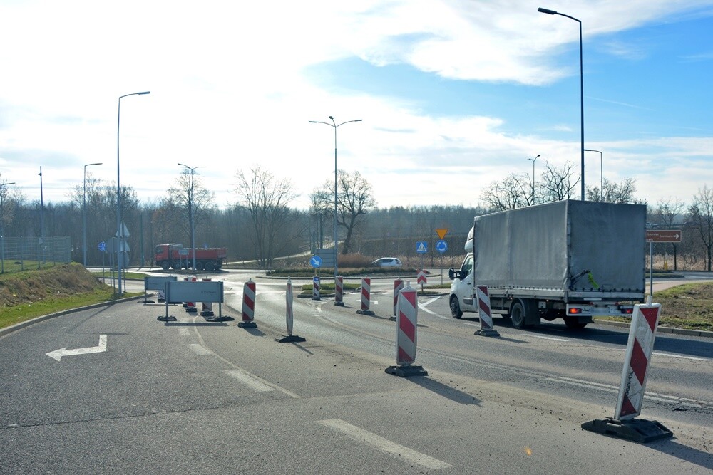 Dzięki sprzyjającym warunkom pogodowym prace przy budowie pierwszego odcinka trasy N-S na północ od DTŚ / fot. Jacek Knapik.
