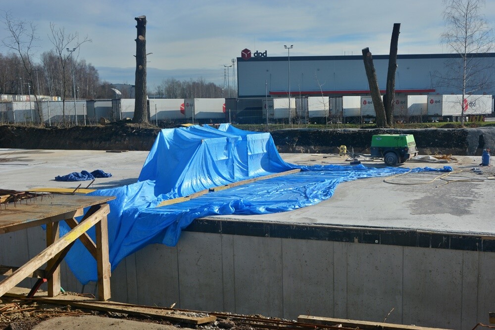 Dzięki sprzyjającym warunkom pogodowym prace przy budowie pierwszego odcinka trasy N-S na północ od DTŚ / fot. Jacek Knapik.