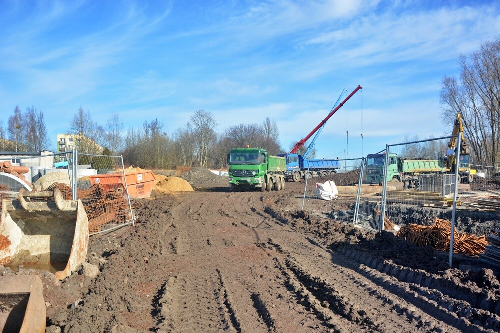 Dzięki sprzyjającym warunkom pogodowym prace przy budowie pierwszego odcinka trasy N-S na północ od DTŚ / fot. Jacek Knapik.