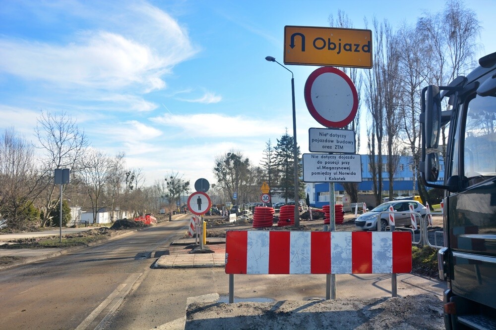 Dzięki sprzyjającym warunkom pogodowym prace przy budowie pierwszego odcinka trasy N-S na północ od DTŚ. / fot. Jacek Knapik