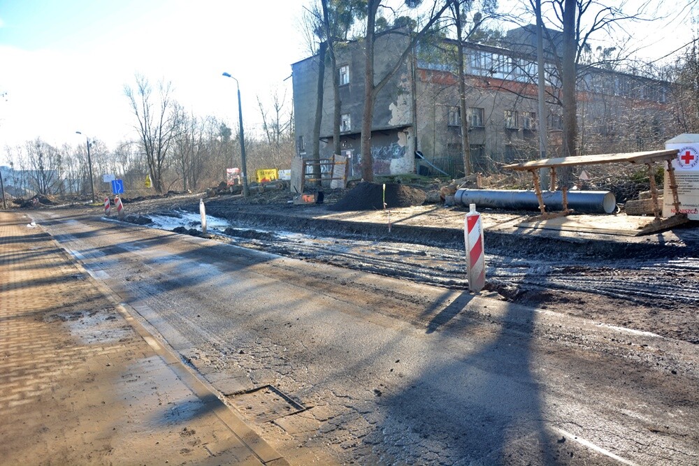 Dzięki sprzyjającym warunkom pogodowym prace przy budowie pierwszego odcinka trasy N-S na północ od DTŚ. / fot. Jacek Knapik