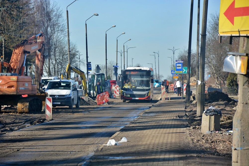 Dzięki sprzyjającym warunkom pogodowym prace przy budowie pierwszego odcinka trasy N-S na północ od DTŚ. / fot. Jacek Knapik