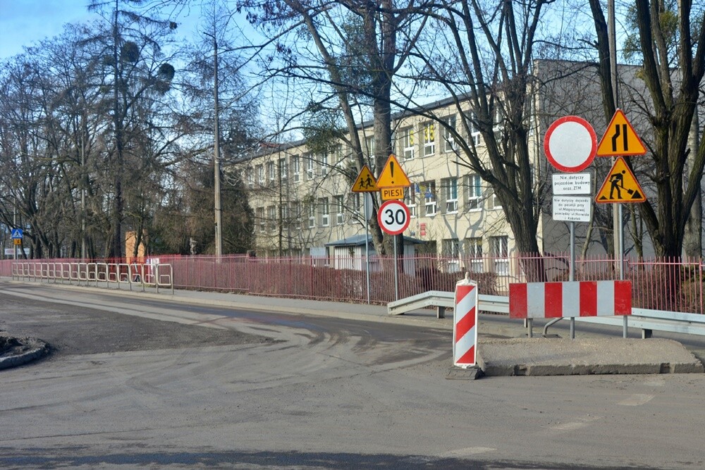 Dzięki sprzyjającym warunkom pogodowym prace przy budowie pierwszego odcinka trasy N-S na północ od DTŚ. / fot. Jacek Knapik
