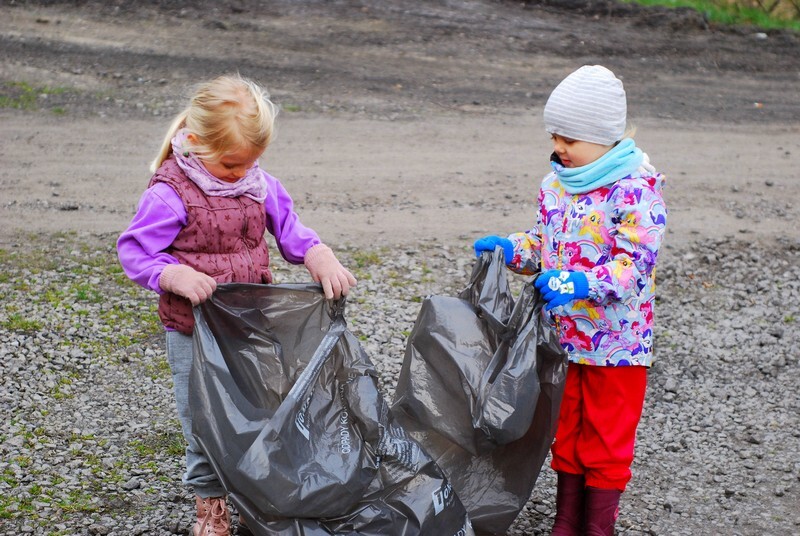 Rudzkie TrashChallenge miało dwie odsłony. Pierwsza z nich została zrealizowana w okolicach Mrówczej Górki, a druga w pobliżu Średniowiecznego Kochłowickiego Gródka.