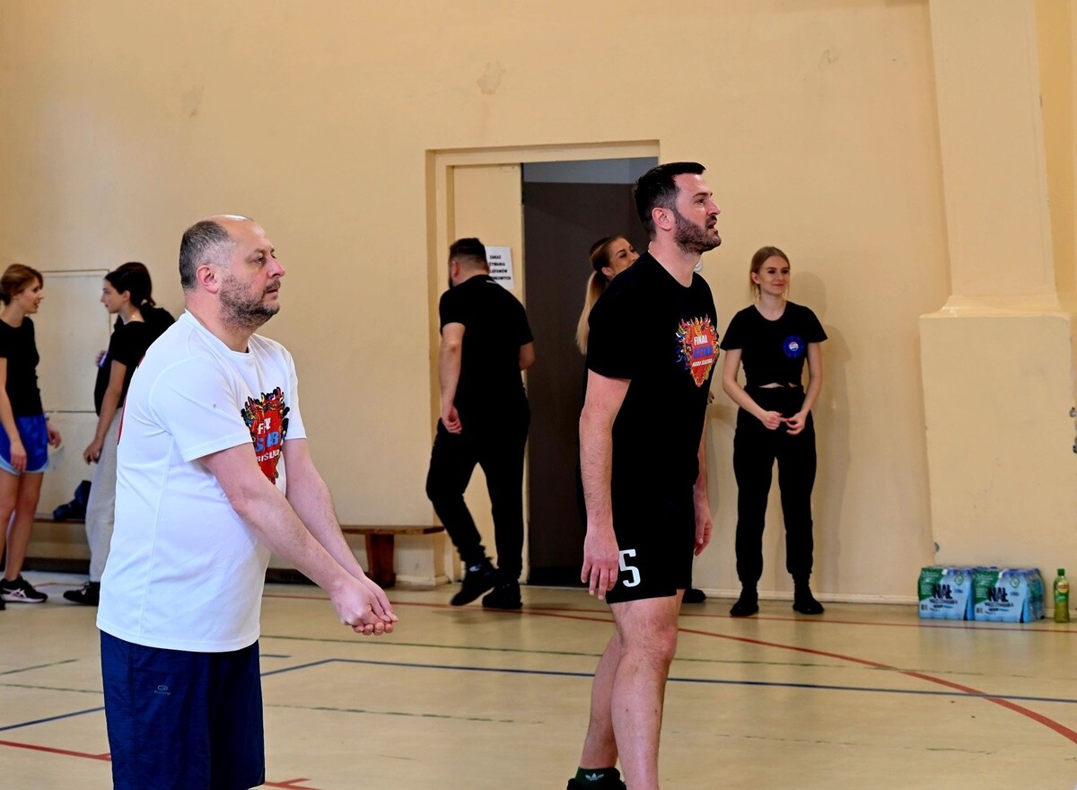 Finałowi WOŚP towarzyszyć będzie wiele pobocznych imprez. Jedną z nich będzie mecz siatkówki pomiędzy sztabami z Rudy Śląskiej oraz Świętochłowic. / fot. FB Michał Pierończyk