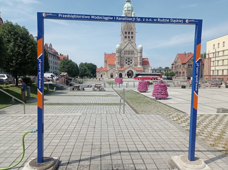Trochę wody dla ochłody. W Rudzie Śląskiej stanęły dwie kurtyny wodne!