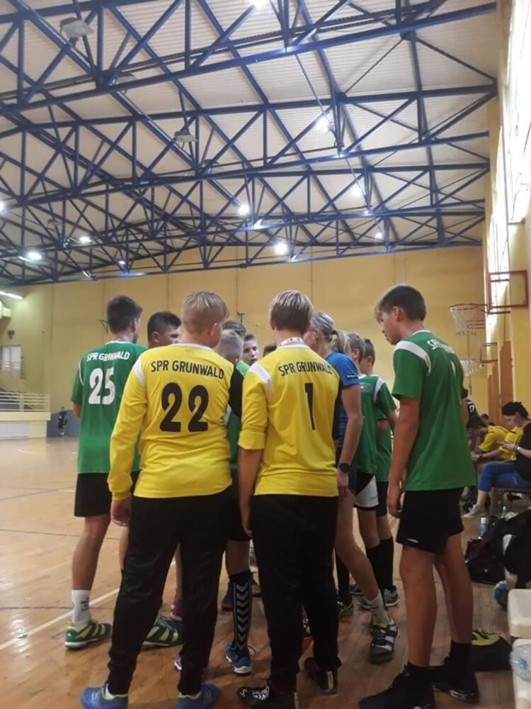 Trzy grupy młodzieżowe SPR Grunwald Ruda Śląska wyruszyły we wtorek wieczoren do Serbii do Smadereva, aby wziąć udział w międzynarodowym turnieju Trofej Cup.