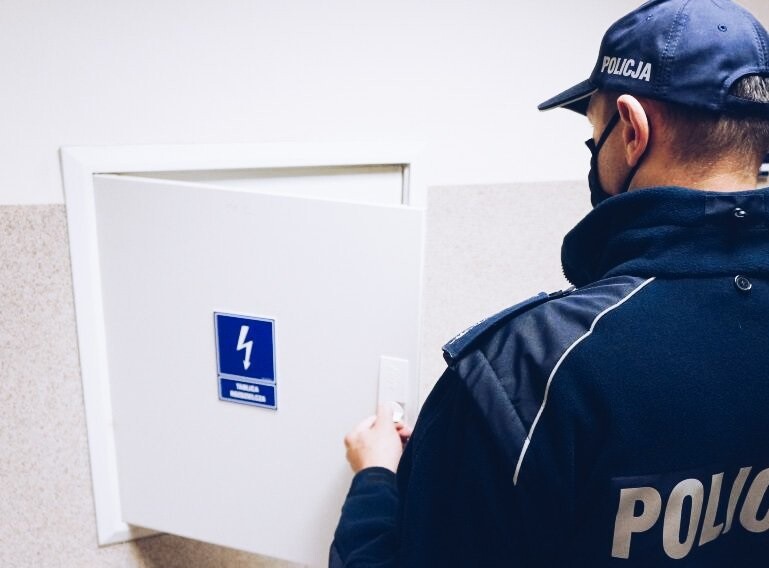 Trzy nielegalne podłączenia prądu w mieszkaniach rudzian!