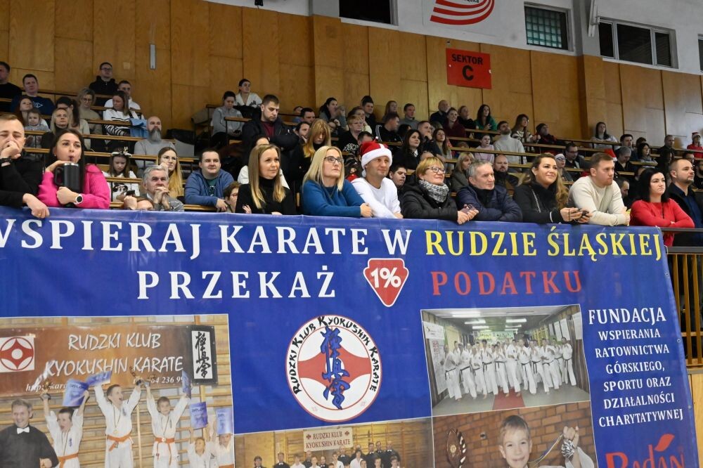 Rywalizacja i dobra zabawa – za nami Turniej Mikołajkowy Karate!/fot. FB Anna Krzysteczko, Rudzki Klub Kyokushin Karate