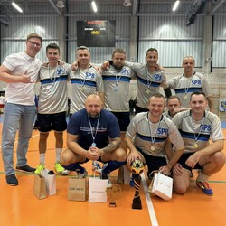 Turniej o Puchar Prezesa MKS &#346;l&#261;sk DEMARKO. Urz&#261;d Miejski zatriumfowa&#322;