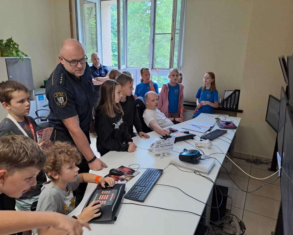 11 czerwca w siedzibie Straży Miejskiej odbyło się spotkanie z uczniami Szkoły Podstawowej nr 4 im. Józefa Lompy / fot. UM Ruda Śląska