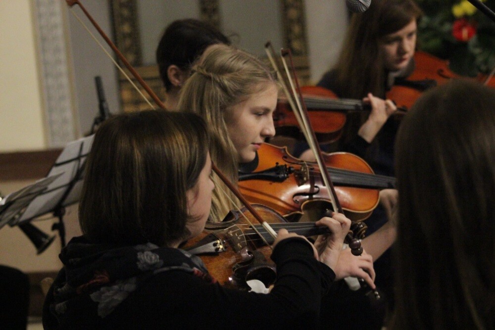 W parafii św. Michała Archanioła w sobotę odbyła się uroczysta msza św. z okazji 100-lecia poświęcenia kościoła.