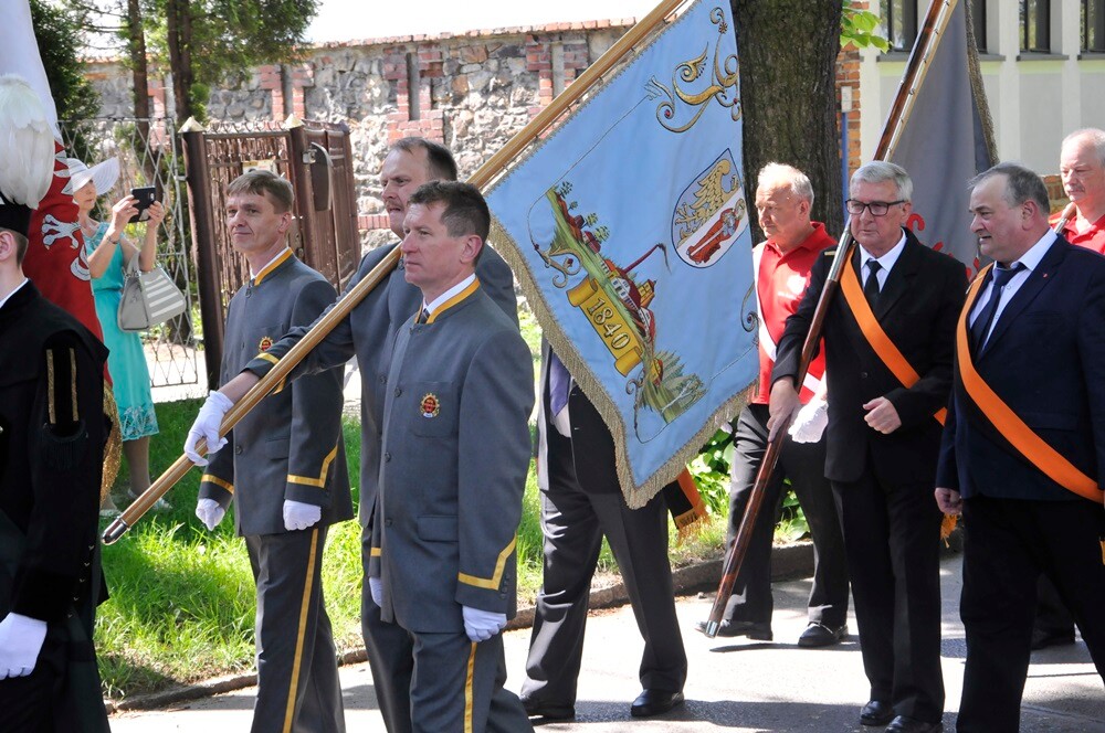 Z okazji rocznicy uchwalenia Konstytucji 3 Maja Rzeczypospolitej Obojga Narodów w parafii pw. Trójcy Przenajświętszej w Kochłowicach odprawiono uroczystą Mszę Świętą w intencji Ojczyzny i Mieszkańców Miasta.
