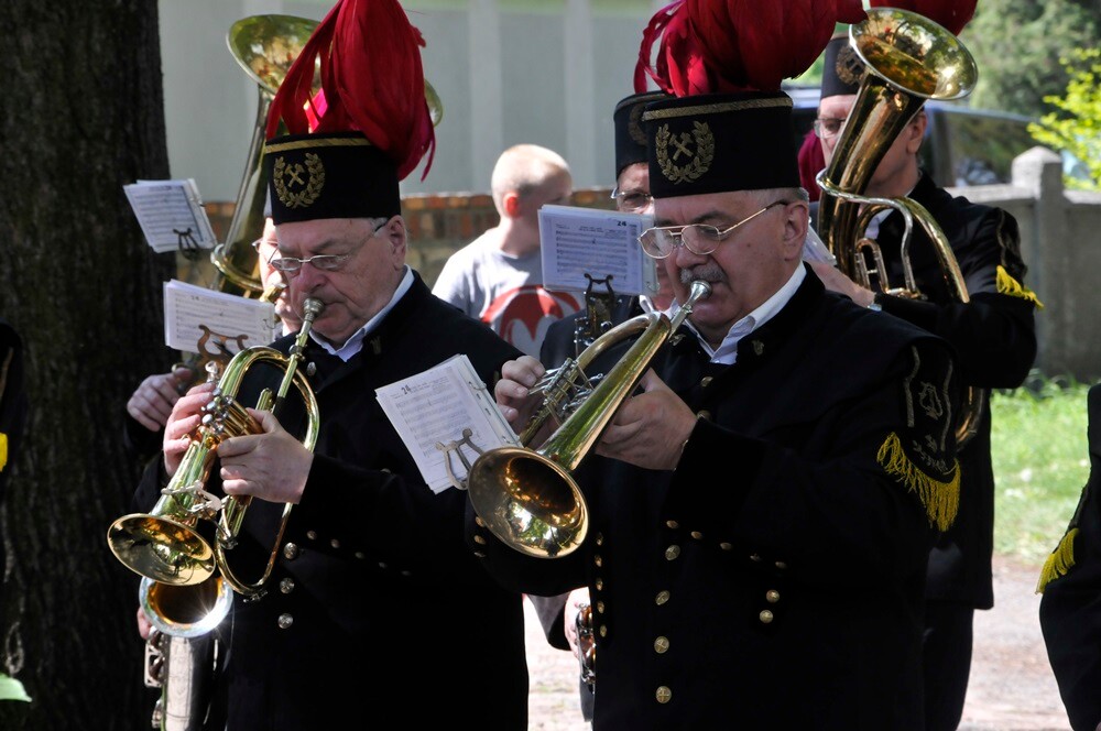 Z okazji rocznicy uchwalenia Konstytucji 3 Maja Rzeczypospolitej Obojga Narodów w parafii pw. Trójcy Przenajświętszej w Kochłowicach odprawiono uroczystą Mszę Świętą w intencji Ojczyzny i Mieszkańców Miasta.