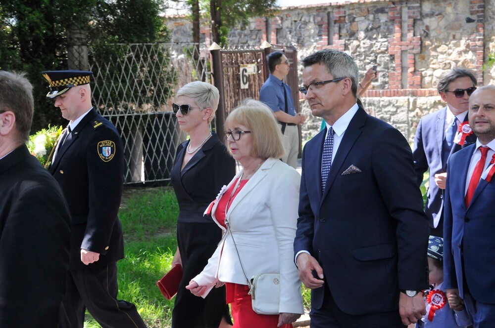 Z okazji rocznicy uchwalenia Konstytucji 3 Maja Rzeczypospolitej Obojga Narodów w parafii pw. Trójcy Przenajświętszej w Kochłowicach odprawiono uroczystą Mszę Świętą w intencji Ojczyzny i Mieszkańców Miasta.