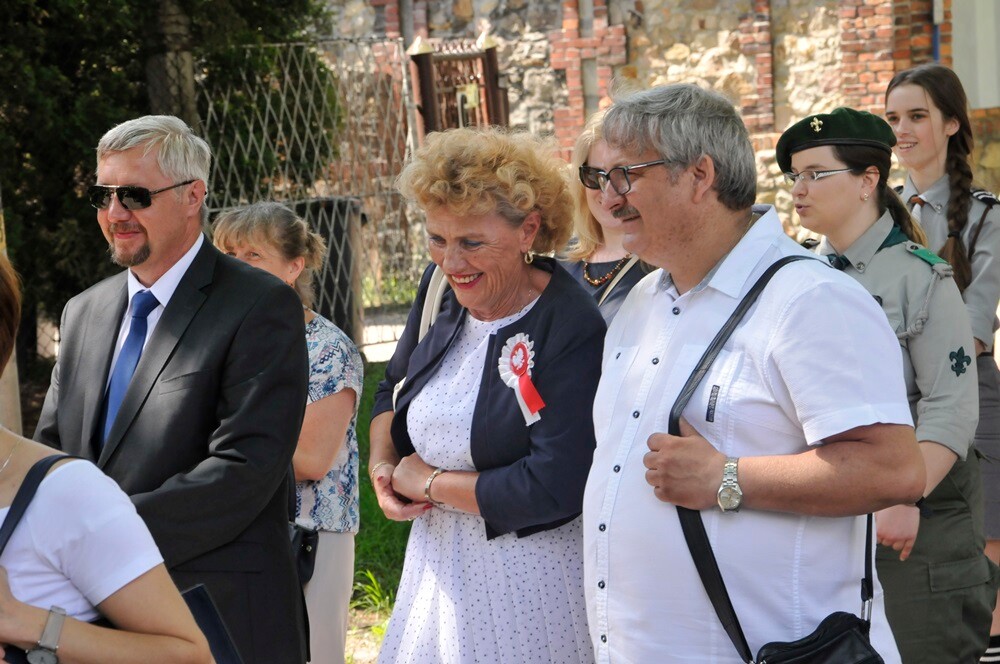 Z okazji rocznicy uchwalenia Konstytucji 3 Maja Rzeczypospolitej Obojga Narodów w parafii pw. Trójcy Przenajświętszej w Kochłowicach odprawiono uroczystą Mszę Świętą w intencji Ojczyzny i Mieszkańców Miasta.