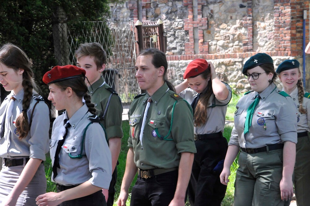 Z okazji rocznicy uchwalenia Konstytucji 3 Maja Rzeczypospolitej Obojga Narodów w parafii pw. Trójcy Przenajświętszej w Kochłowicach odprawiono uroczystą Mszę Świętą w intencji Ojczyzny i Mieszkańców Miasta.