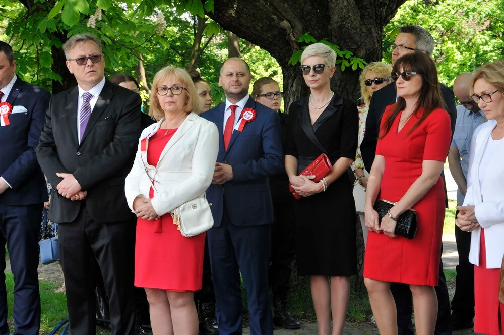 Z okazji rocznicy uchwalenia Konstytucji 3 Maja Rzeczypospolitej Obojga Narodów w parafii pw. Trójcy Przenajświętszej w Kochłowicach odprawiono uroczystą Mszę Świętą w intencji Ojczyzny i Mieszkańców Miasta.