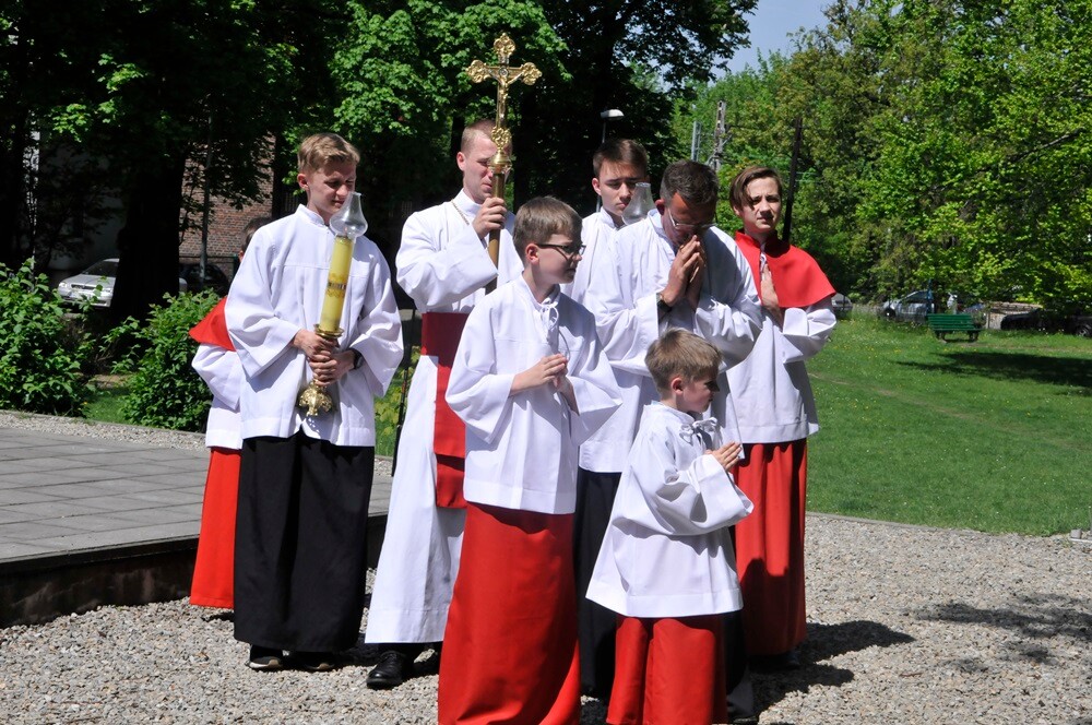 Z okazji rocznicy uchwalenia Konstytucji 3 Maja Rzeczypospolitej Obojga Narodów w parafii pw. Trójcy Przenajświętszej w Kochłowicach odprawiono uroczystą Mszę Świętą w intencji Ojczyzny i Mieszkańców Miasta.
